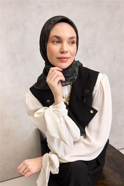 Pamuk Polyester Soft Eşarp Siyah Soyut Desenli Nefes Alan Hafif 90x90