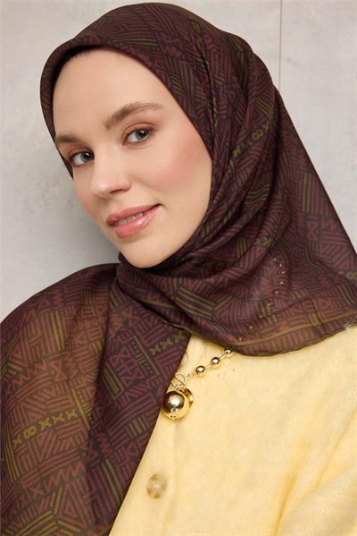 Pamuk Polyester Soft Eşarp Soluk Siyah Geometrik Desenli Kaymaz Dokulu Tok Duruşlu 90x90