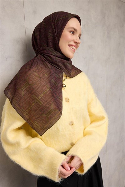 Pamuk Polyester Soft Eşarp Soluk Siyah Geometrik Desenli Kaymaz Dokulu Tok Duruşlu 90x90