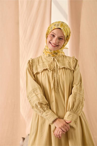 Pamuklu Eşarp Butter Yellow-Asit-Fıstık Yeşili-Koyu Yeşil Desenli Kaymaz Tok Duruşlu 90x90