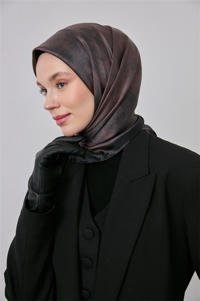 Polyester Karışımlı Shiny Eşarp Acı Kahve Etnik Desenli Parlak Dokulu 90x90