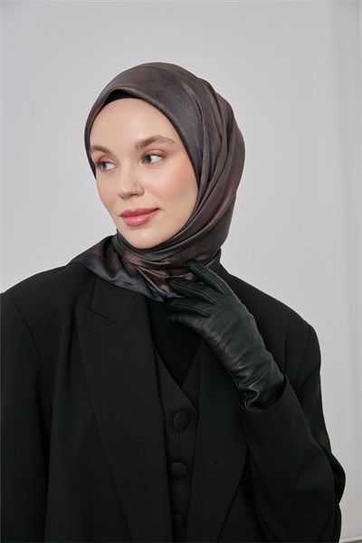 Polyester Karışımlı Shiny Eşarp Acı Kahve Etnik Desenli Parlak Dokulu 90x90