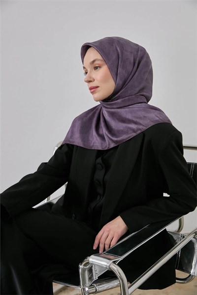 Polyester Karışımlı Shiny Eşarp Eflatun Etnik Desenli Parlak Dokulu 90x90