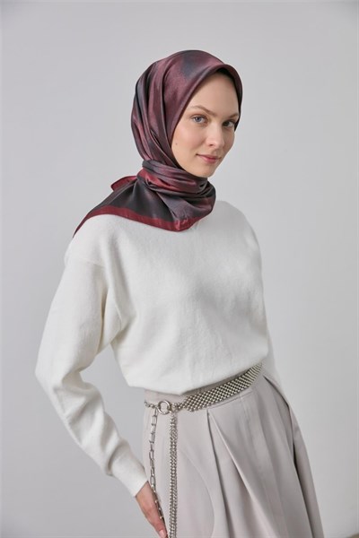 Polyester Karışımlı Shiny Eşarp Kırmızı Etnik Desenli Parlak Dokulu 90x90