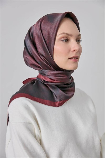 Polyester Karışımlı Shiny Eşarp Kırmızı Etnik Desenli Parlak Dokulu 90x90