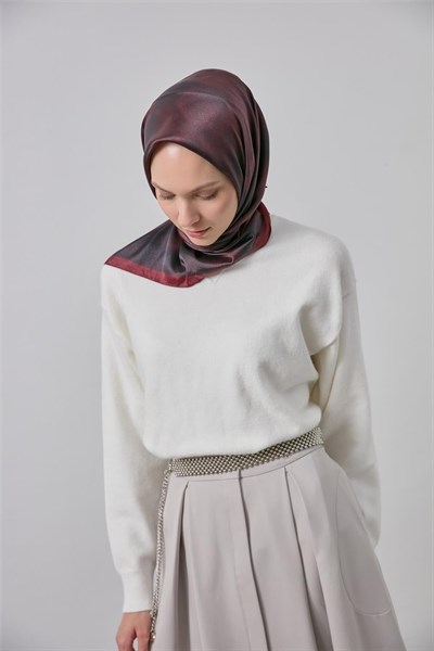 Polyester Karışımlı Shiny Eşarp Kırmızı Etnik Desenli Parlak Dokulu 90x90