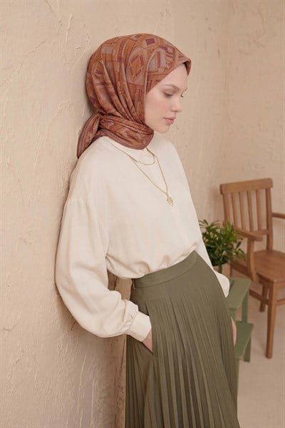 Soft Eşarp Geometrik Desen Fındık Kabuğu 90x90