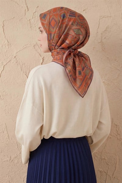 Soft Eşarp Geometrik Desen Narçiçeği 90x90