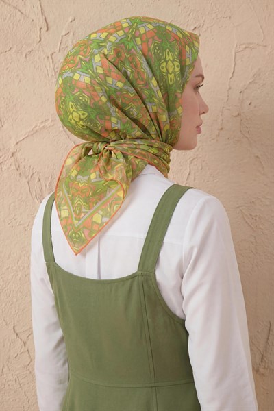 Soft Eşarp Geometrik Fıstık Yeşili 90x90