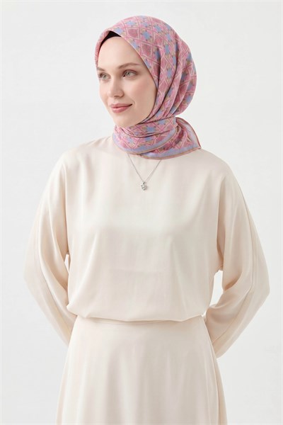 Soft Eşarp Minimal Motif Pembe