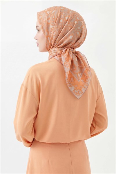 Soft Eşarp Yaprak Desen Yavruağzı 90x90