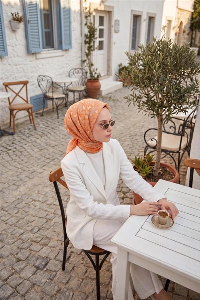 Soft Eşarp Yaprak Desen Yavruağzı 90x90