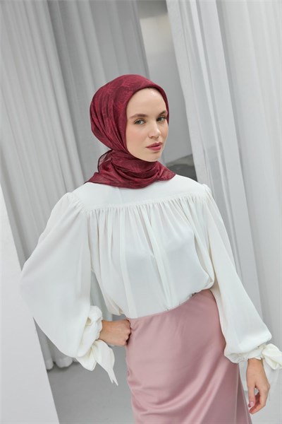 Soft Pamuk Eşarp Çilek Kırmızısı Yaprak Desenli Hafif Tok Duruşlu 90x90