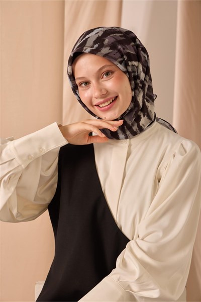 Soft Pamuk Eşarp Siyah-Gri-Lavanta-Küf Yeşili Desenli Kaymaz Tok Duruşlu 90x90