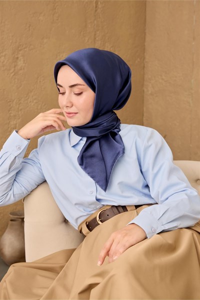 Sura İpek Eşarp Gece Mavisi Düz Renk Tok Duruşlu 90x90