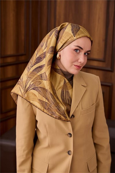 Twill İpek Eşarp Acı Kahve-Gold Yaprak Desenli Tok Duruşlu 90x90