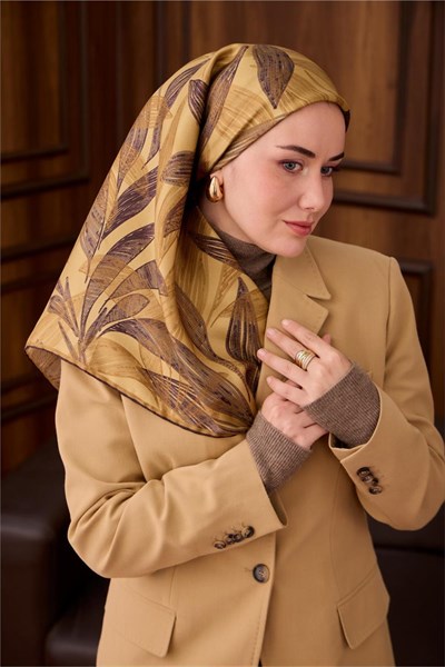 Twill İpek Eşarp Acı Kahve-Gold Yaprak Desenli Tok Duruşlu 90x90