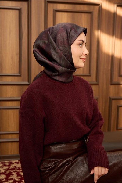 Twill İpek Eşarp Bordo-Vişne Yeşil Geçişli Kaymaz Tok Duruşlu 90x90