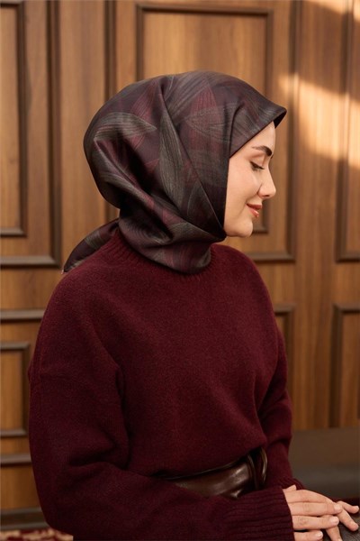 Twill İpek Eşarp Bordo-Vişne Yeşil Geçişli Kaymaz Tok Duruşlu 90x90