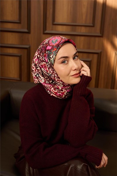 Twill İpek Eşarp Bordo–Pembe Desenli Tok Duruşlu Kaymaz 90x90