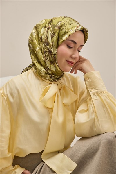 Twill İpek Eşarp Büyük Çiçek Çimen Yeşili 90x90