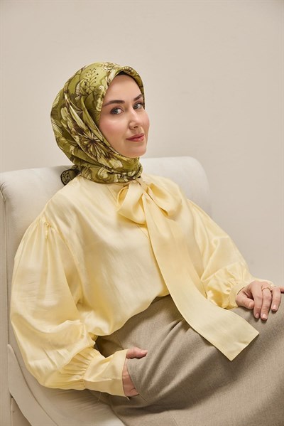 Twill İpek Eşarp Büyük Çiçek Çimen Yeşili 90x90