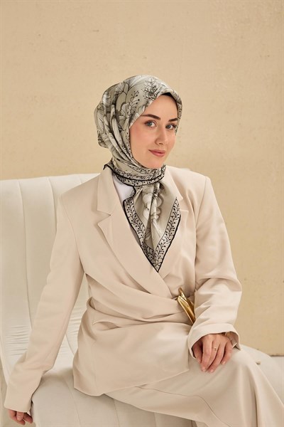 Twill İpek Eşarp Büyük Çiçek Uçuk Gri 90x90