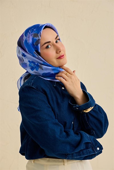 Twill İpek Eşarp Çiçek Desen Bebe Mavi 90x90