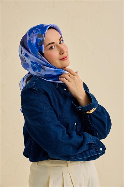 Twill İpek Eşarp Çiçek Desen Bebe Mavi 90x90