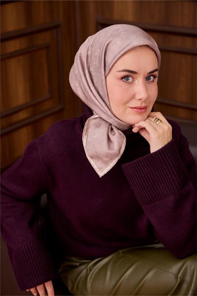 Twill İpek Eşarp Ekru–Soluk Gül Kurusu Desenli Tok Duruşlu 90x90