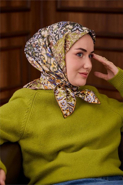 Twill İpek Eşarp Fıstık Yeşili–Turuncu Desenli Tok Duruşlu Kaymaz 90x90