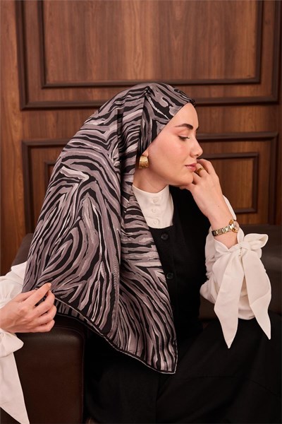 Twill İpek Eşarp Gri Siyah Gümüş Dalga Desenli Tok Duruşlu 90x90