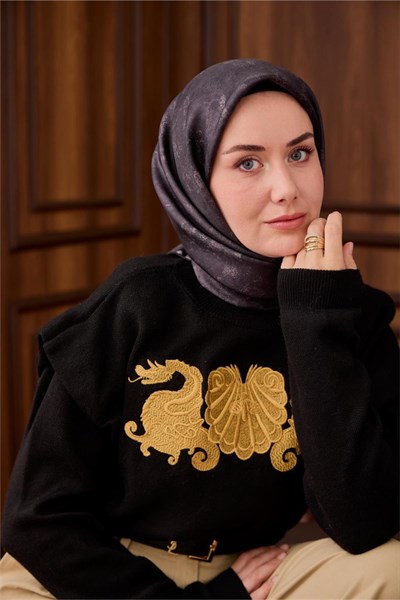 Twill İpek Eşarp Gri–Beyaz–Siyah Desenli Tok Duruşlu 90x90