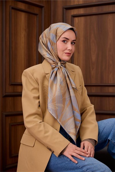 Twill İpek Eşarp İndigo-Sütlü Kahve Saman Geçişli Kaymaz Tok Duruşlu 90x90