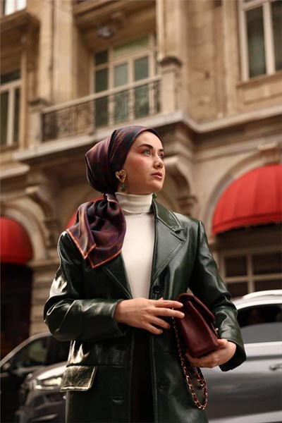 Twill İpek Eşarp Kahverengi Mor Çağla Papatya Desenli Tok Duruşlu 90x90