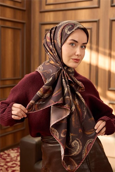 Twill İpek Eşarp Kahverengi–Vizon Desenli Tok Duruşlu Kaymaz 90x90