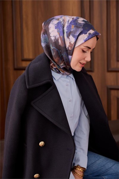 Twill İpek Eşarp Koyu Lacivert-Mor Desenli Tok Duruşlu 90x90