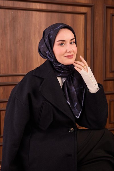 Twill İpek Eşarp Koyu Lacivert–Pastel Mavi Desenli Tok Duruşlu 90x90