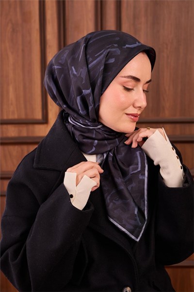 Twill İpek Eşarp Koyu Lacivert–Pastel Mavi Desenli Tok Duruşlu 90x90