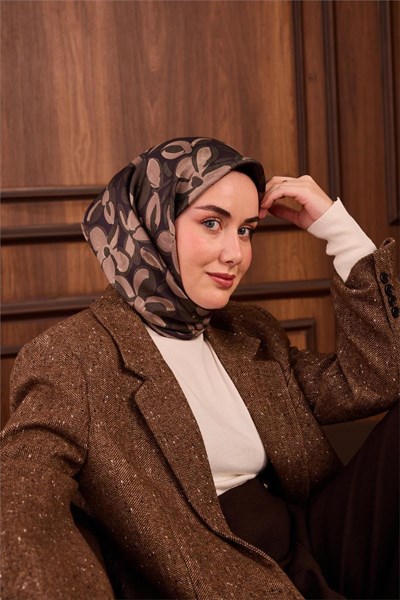 Twill İpek Eşarp Koyu Mor Yeşil Vizon Papatya Desenli Tok Duruşlu 90x90