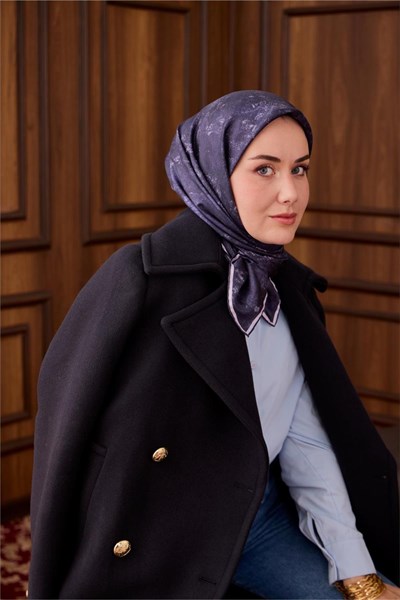Twill İpek Eşarp Koyu Mor–Toz Pembe Desenli Tok Duruşlu 90x90