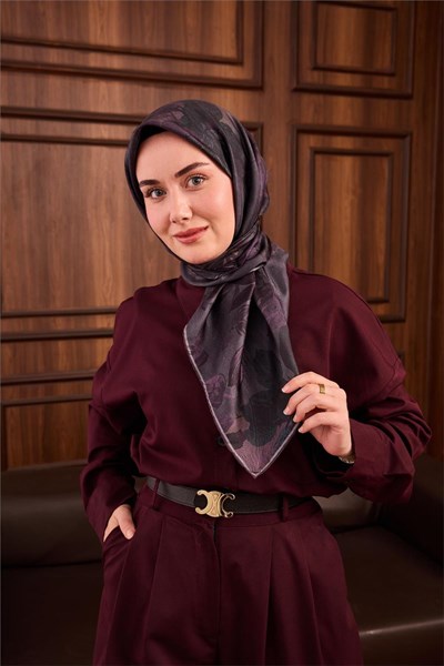 Twill İpek Eşarp Koyu Yeşil-Mor Çiçek Desenli Tok Duruşlu Kaymaz 90x90
