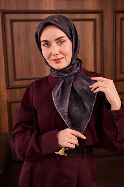 Twill İpek Eşarp Koyu Yeşil-Mor Çiçek Desenli Tok Duruşlu Kaymaz 90x90