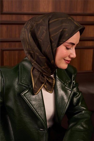 Twill İpek Eşarp Koyu Yeşil–Kına Yeşili–Olive Desenli Tok Duruşlu 90x90