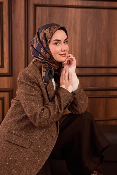 Twill İpek Eşarp Lacivert Çiçek Desenli Tok Duruşlu 90x90