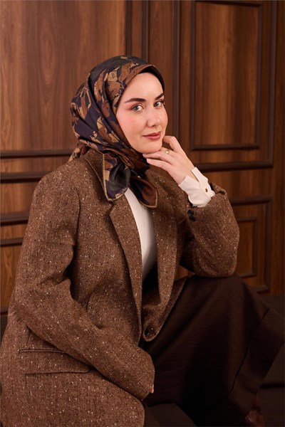 Twill İpek Eşarp Lacivert Çiçek Desenli Tok Duruşlu 90x90