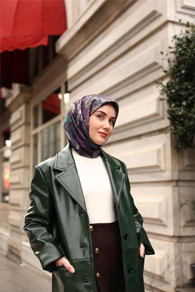 Twill İpek Eşarp Lacivert-Yeşil Çiçek Desenli Tok Duruşlu Kaymaz 90x90