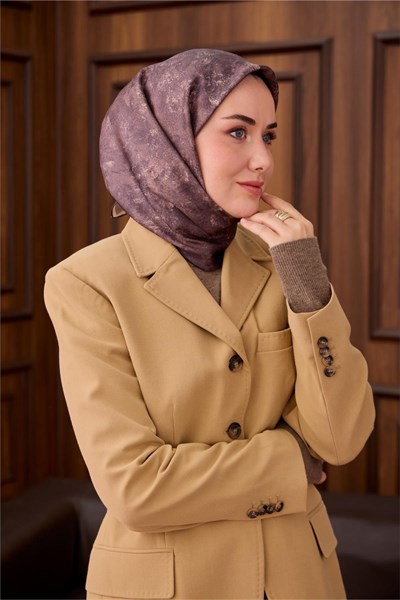 Twill İpek Eşarp Mor–Vizon Desenli Tok Duruşlu 90x90