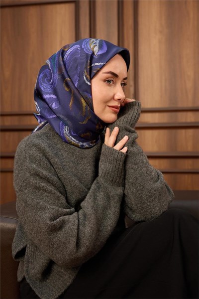 Twill İpek Eşarp Morcivert–Lila Desenli Tok Duruşlu 90x90