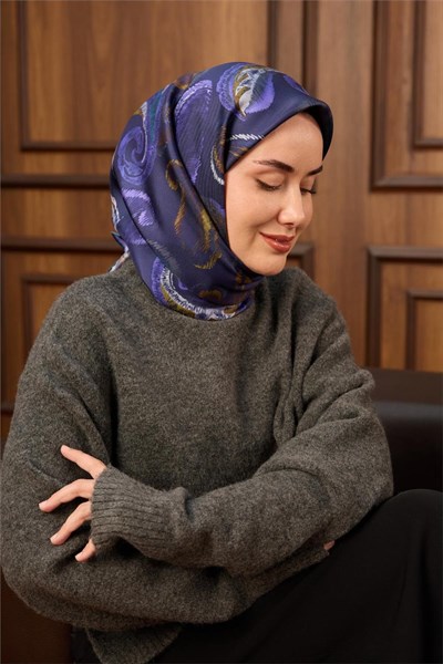 Twill İpek Eşarp Morcivert–Lila Desenli Tok Duruşlu 90x90